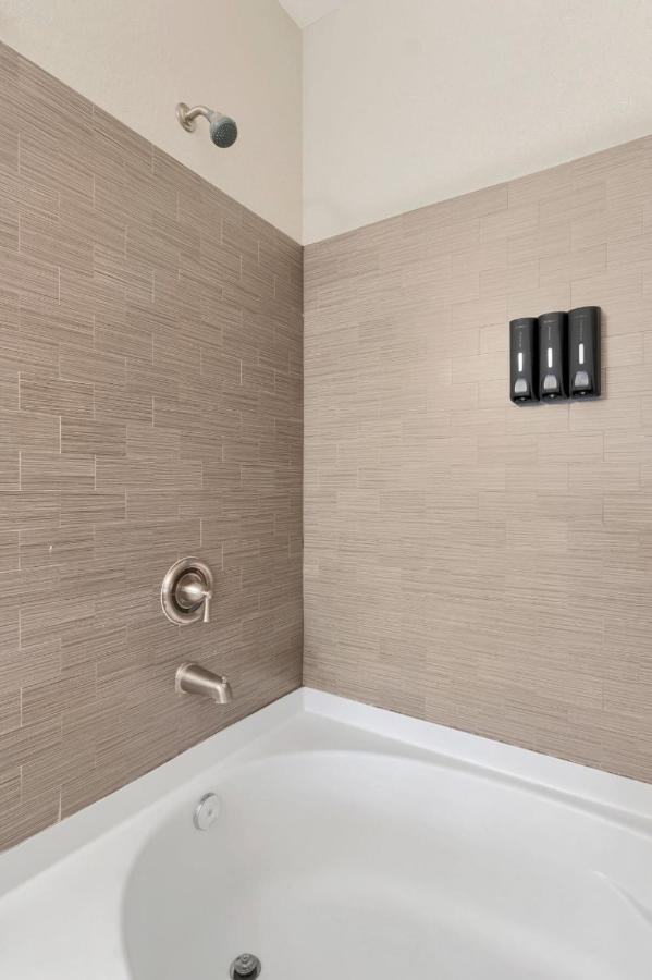 Tropical 3Br Suite-2 Resort Style Pools-5 Mil To Bay-Gym-Close To Beach Tampa Exterior photo